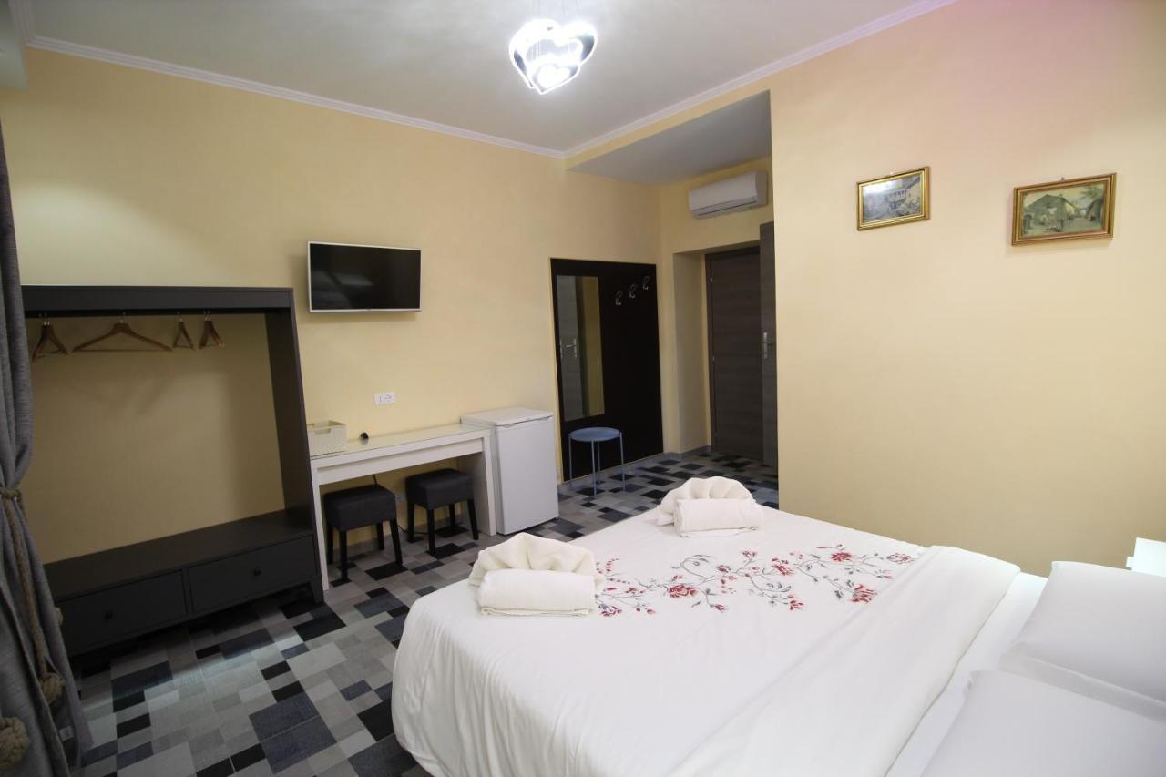 Quest House Lihong Hotel Róma Kültér fotó